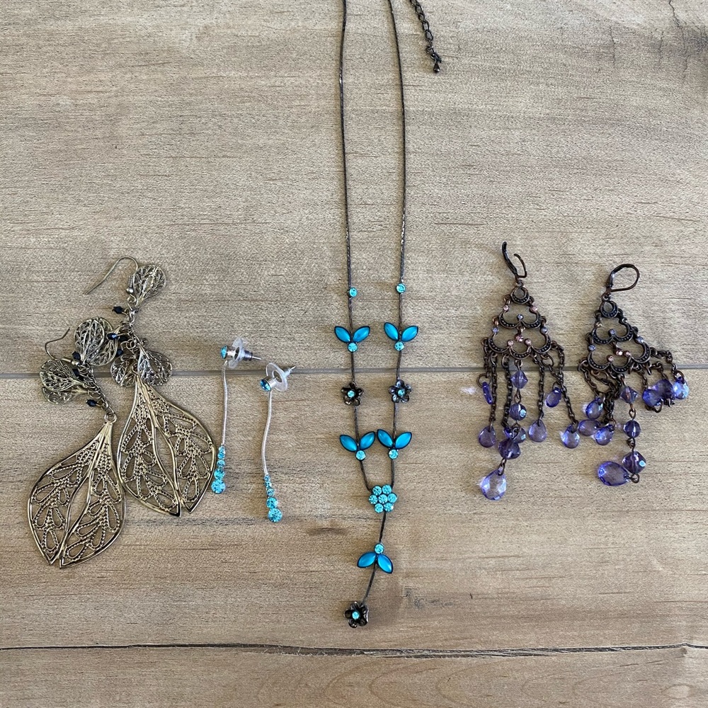 Women’s Jewelry, 3 earrings, 1 necklace